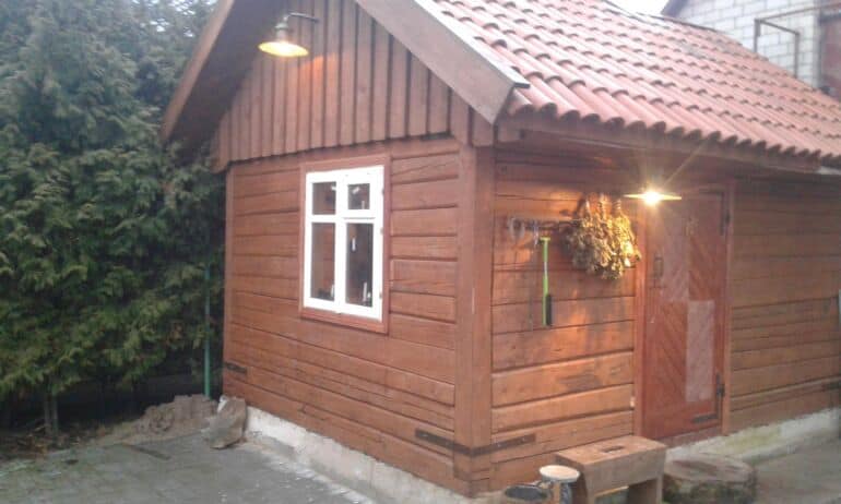 Rąstinė pirtelė už 3000 eurų