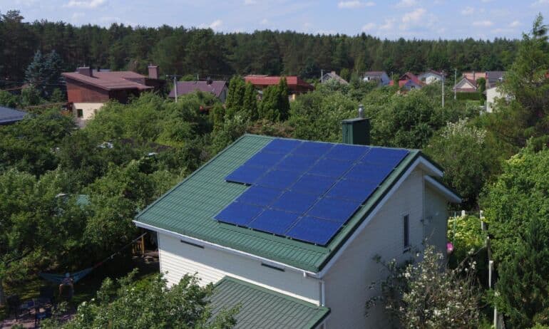 Saulės jėgainių saugumas: ar jos gali užsidegti?