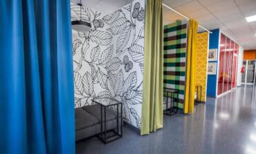 Šiuolaikiniai biurai: nuotoliniai susitikimai gulomis