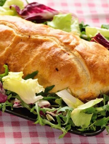 Sluoksniuotos tešlos vyniotinio su mėsa receptas