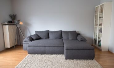 Sofa-lova: kaip nesuklysti renkantis šį daugiafunkcinį baldą?