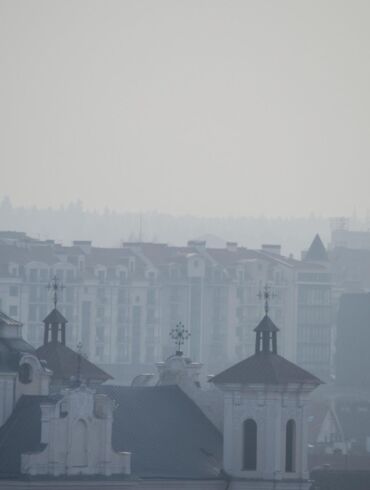Specialistai perspėja: senos krosnelės ir židiniai kenkia ir jums