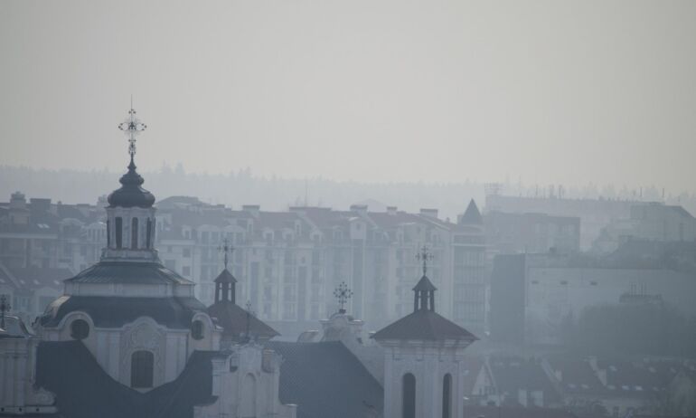 Specialistai perspėja: senos krosnelės ir židiniai kenkia ir jums