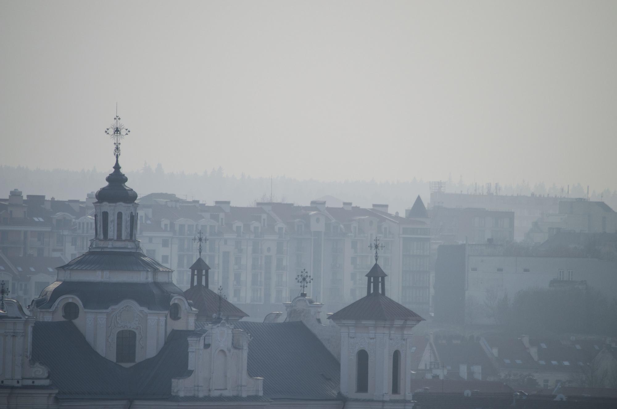 Specialistai perspėja: senos krosnelės ir židiniai kenkia ir jums