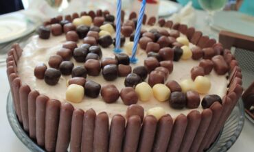 Trijų skonių ledų tortas