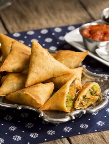 Vis labiau vertinami samosa - indiški pyragėliai: pasigaminkite juos namuose