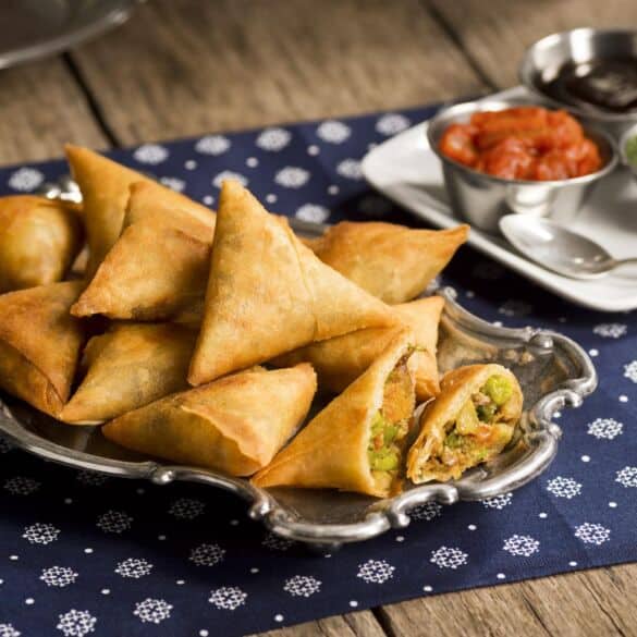 Vis labiau vertinami samosa - indiški pyragėliai: pasigaminkite juos namuose