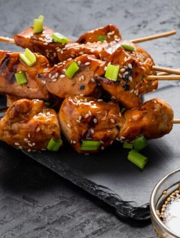 Vytaras Radzevičius: tradicinis japoniškas yakitori šiuo metu Lietuvoje itin „ant bangos“ (+ receptas)