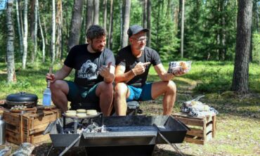 Kulinarinių idėjų projekto autoriai gamtoje