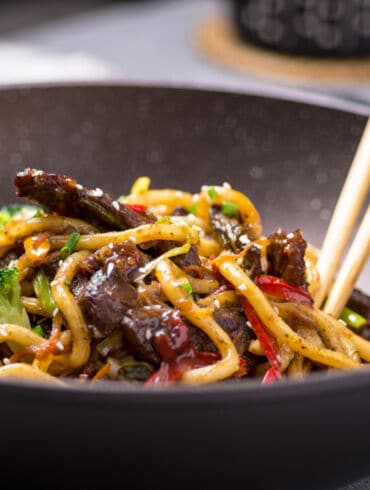 Japoniški wok makaronai