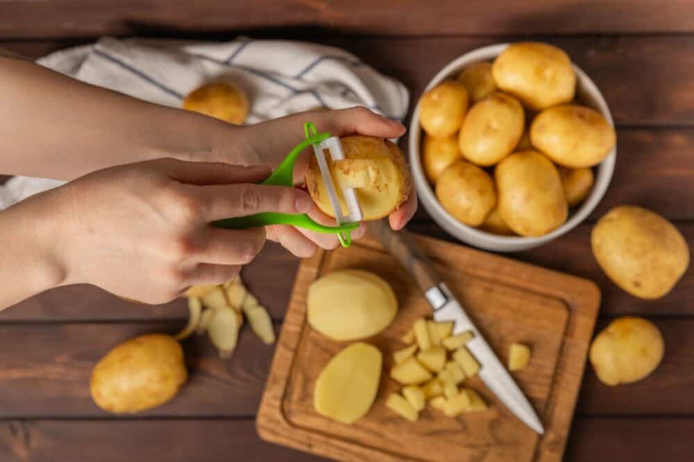 Bulvių salotų gaminimas