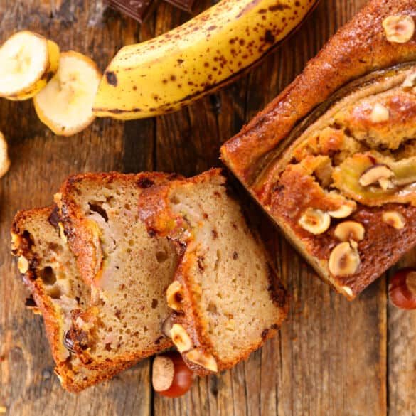 Bananų pyragas su riešutais