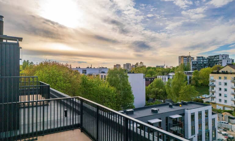Nauji butai Naujininkuose