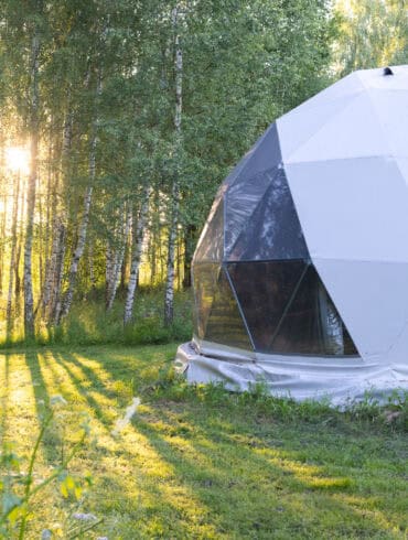 Poilsis „Žvaigždžių slėnio“ geokupole
