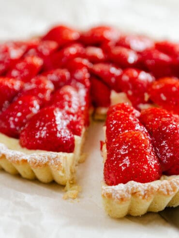 Tarta su uogomis / Shutterstock