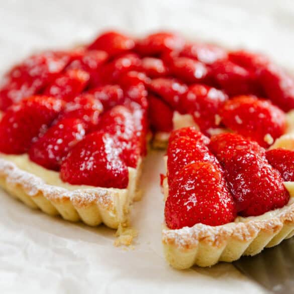 Tarta su uogomis / Shutterstock