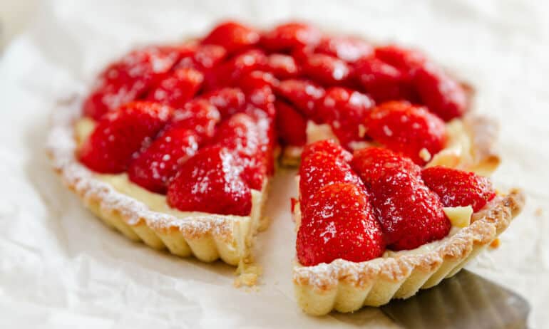 Tarta su uogomis / Shutterstock