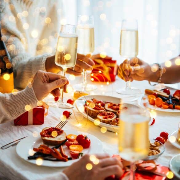 Naujųjų metų vakarienė / Shutterstock