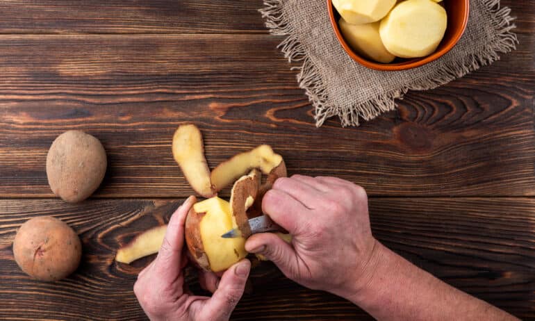 Bulvių lupenos / Shutterstock