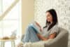 Moteris skaito/ Shutterstock