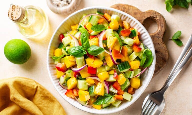 Salotos su mangu / Shutterstock