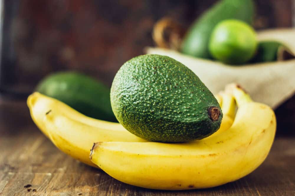 Avokadas ir bananas / Shutterstock