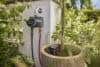 *GARDENA smart dirvožemio drėgmės jutiklis matuoja dirvos drėgmę ir atšaukia nereikalingus laistymo grafikus. Reikalingas pakankamas interneto ryšys ir GARDENA smart programėlė.