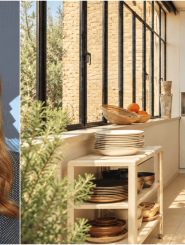 Julianne Moore namai Niujorke: virtuvė su metaline lentyna indams